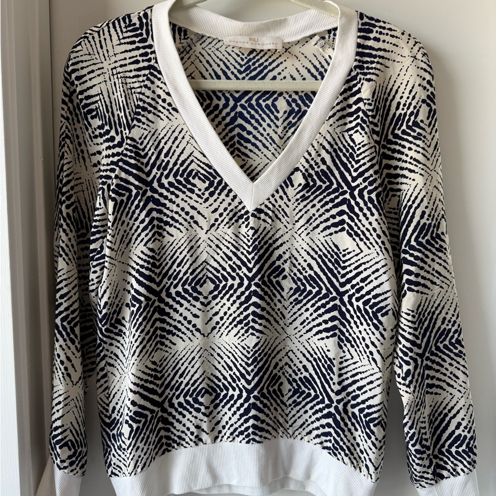 Amanda Uprichard 100% Silk V Neck Blouse Geometric Navy White Preppy Size Small